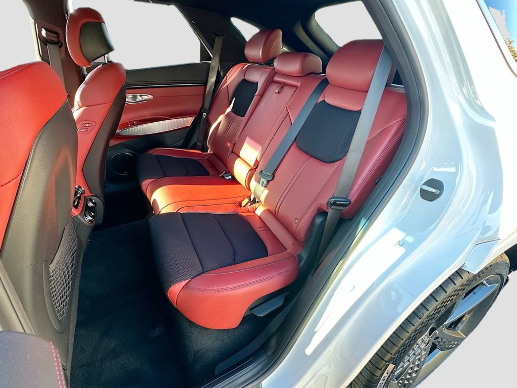 Used 2023 Genesis GV70 2.5T w/ Sport Prestige Package image 26