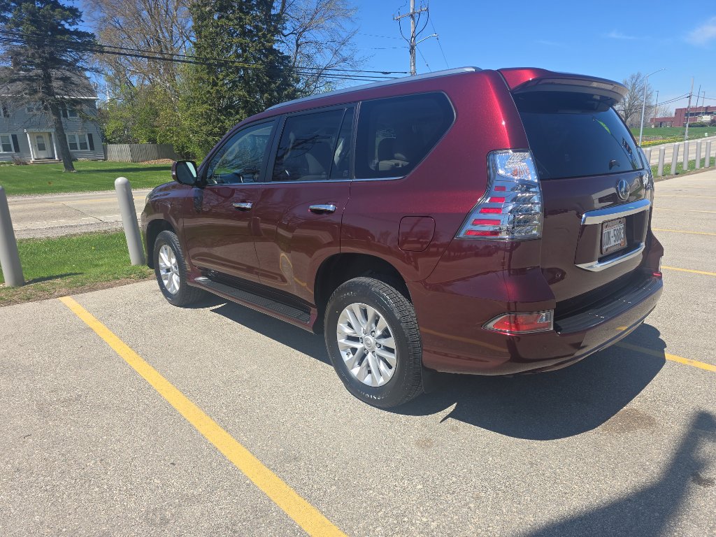 Used 2021 Lexus GX 460 Premium w/ Premium Package AWD/4WD image 3