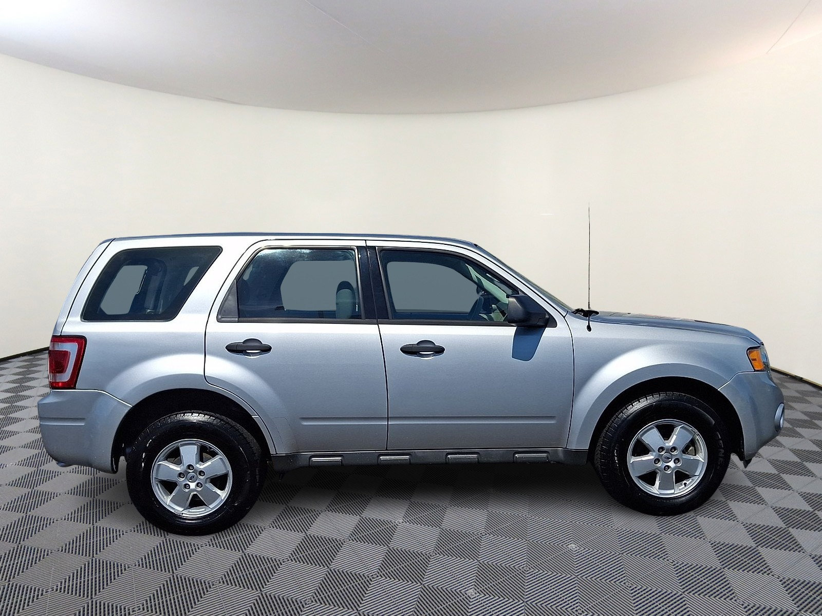 Used 2012 Ford Escape XLS FWD image 8