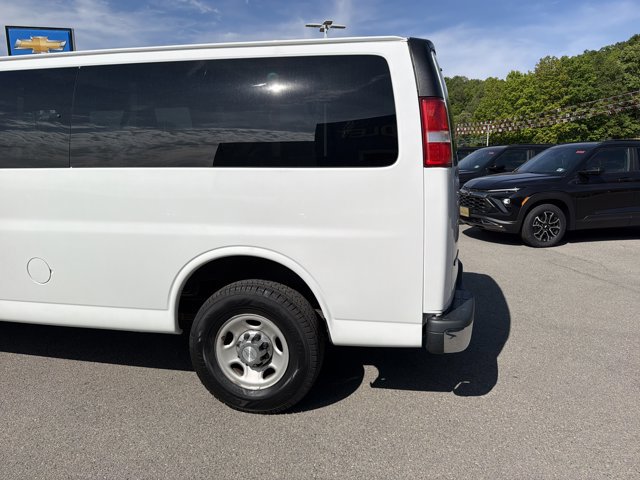 Used 2020 Chevrolet Express 3500 LT w/ LT Preferred Equipment Group RWD image 7