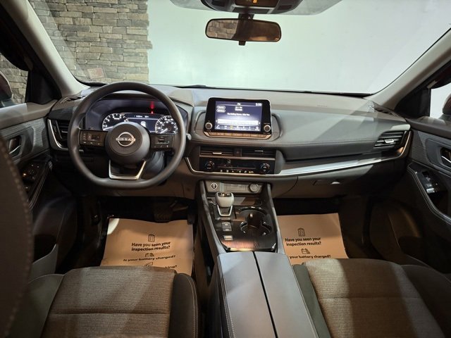 Used 2023 Nissan Rogue SV image 26