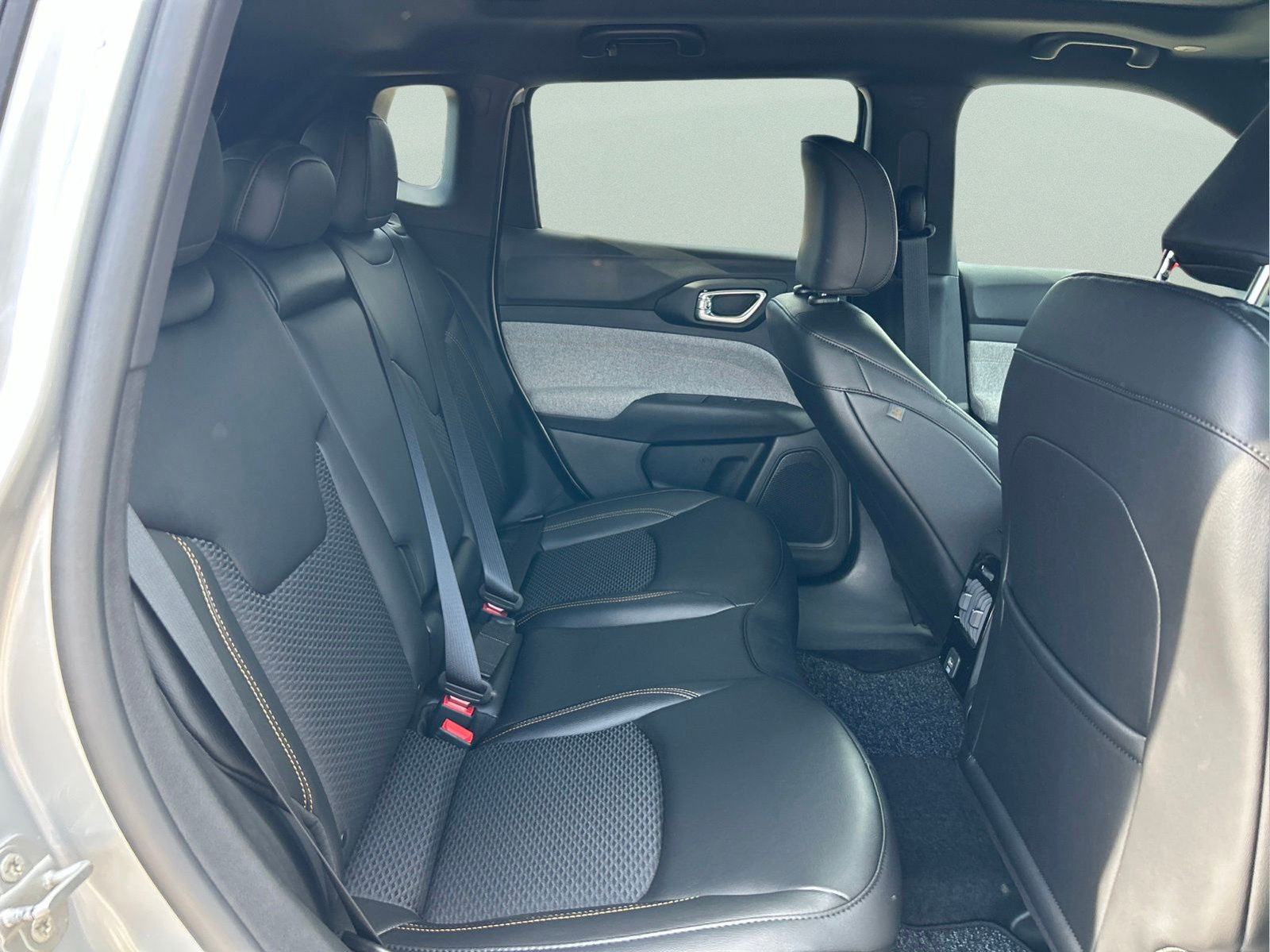 New 2026 Jeep Compass Latitude AWD/4WD image 11