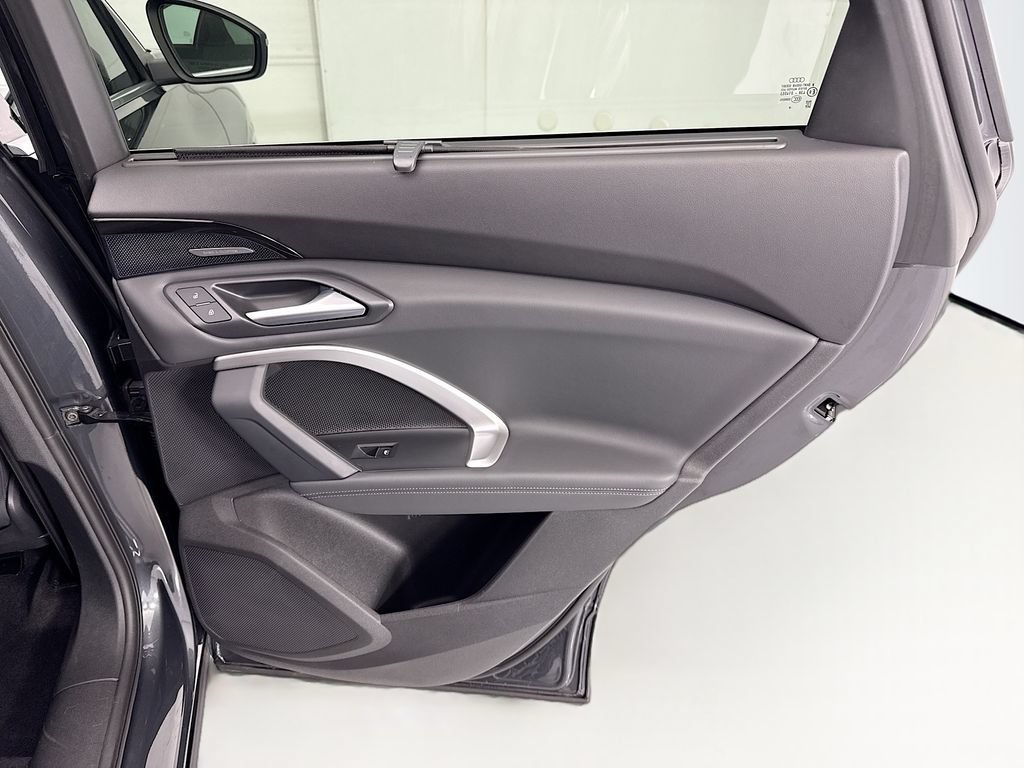 Used 2025 Audi Q5 Premium Plus w/ Premium Plus AWD/4WD image 26