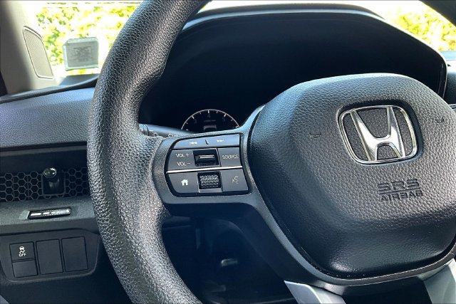 Used 2025 Honda CR-V EX image 11