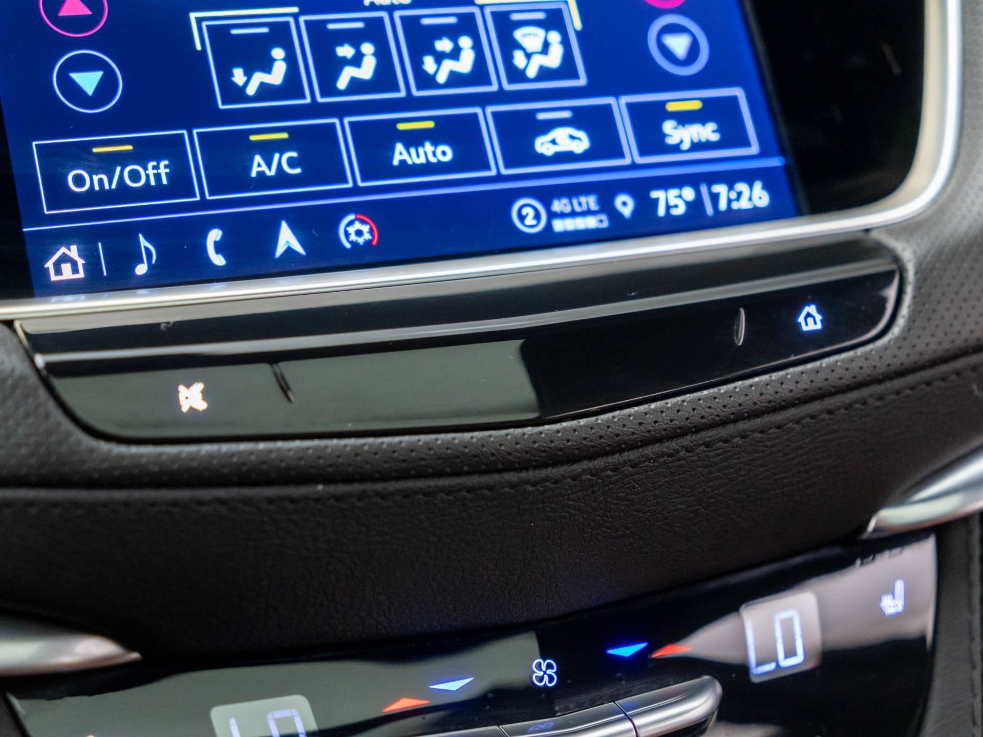 Certified 2024 Cadillac XT5 Premium Luxury w/ Technology Package AWD/4WD image 27