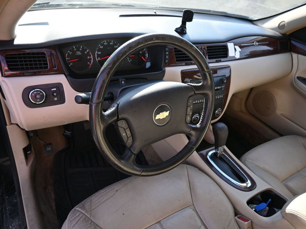 Used 2011 Chevrolet Impala LT w/ Luxury Edition Package image 18