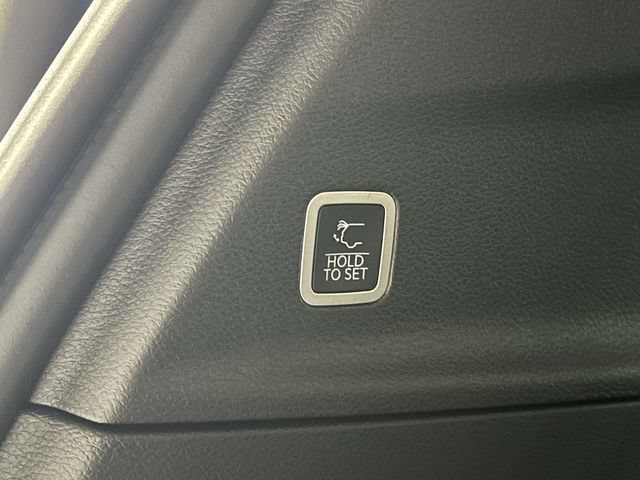 New 2027 Chrysler Pacifica Select FWD image 18