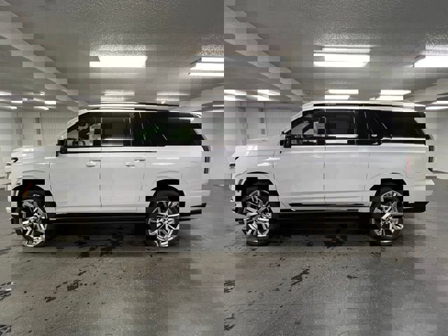 New 2026 Cadillac Escalade ESV Sport w/ Touring Package image 2