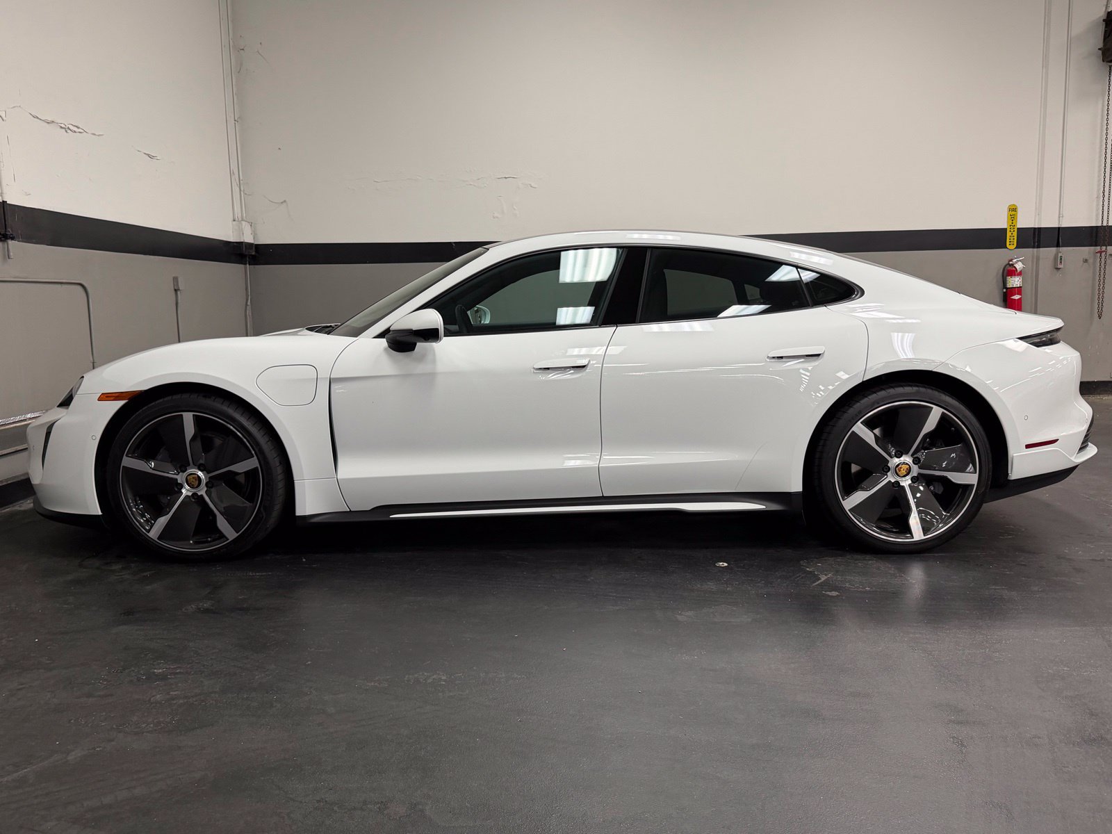 Used 2023 Porsche Taycan w/ Premium Package RWD image 9