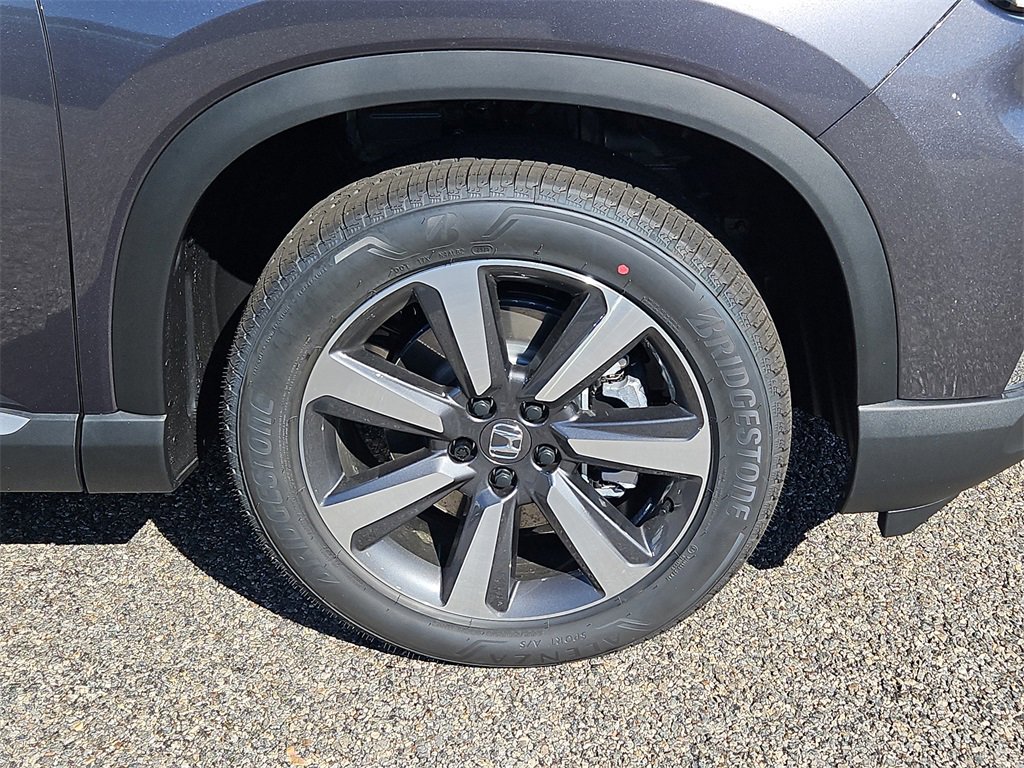 New 2025 Honda Pilot Touring image 3