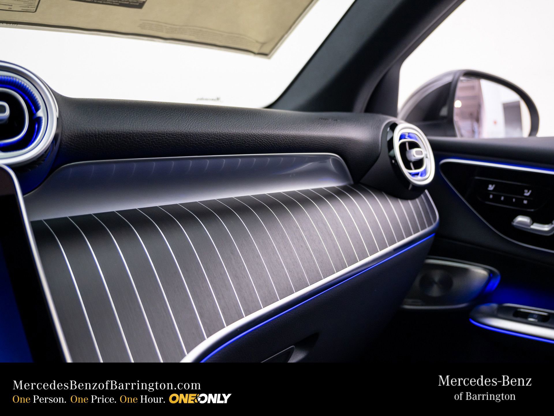 New 2026 Mercedes-Benz GLC 300 4MATIC image 32