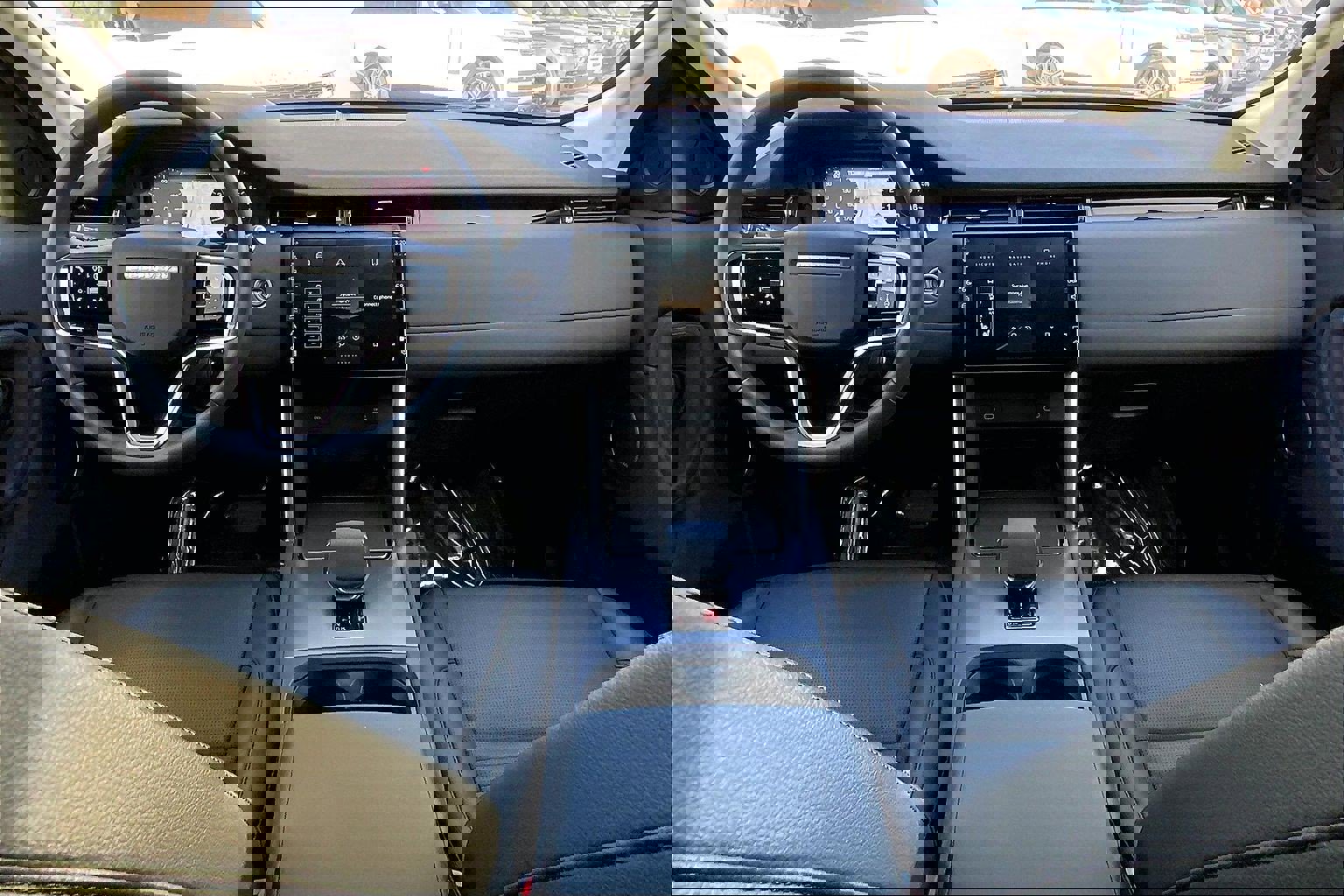 Used 2024 Land Rover Discovery Sport S image 15