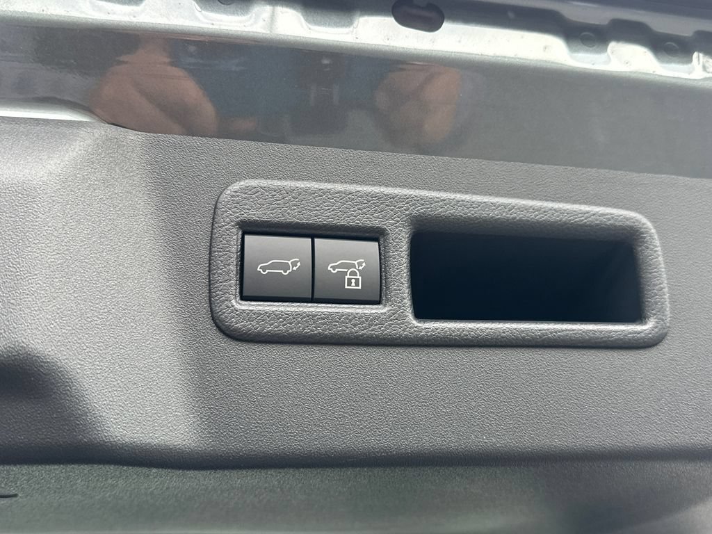 New 2026 Toyota C-HR AWD/4WD image 7