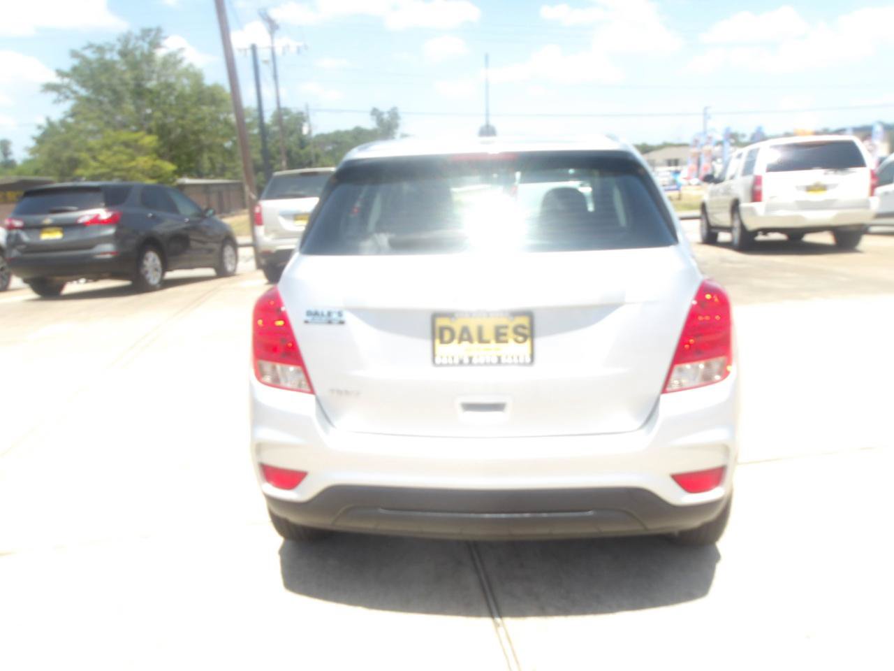 Used 2018 Chevrolet Trax LS FWD image 12