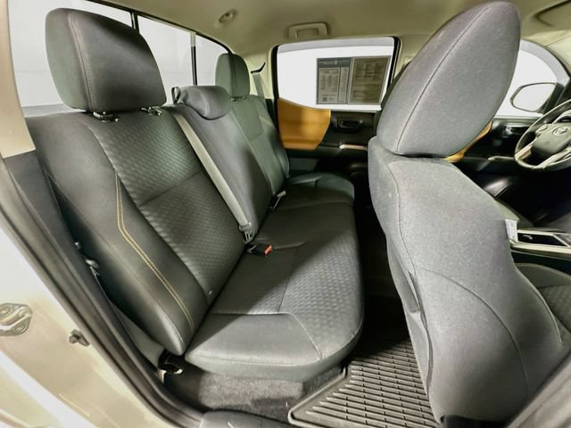 Used 2020 Toyota Tacoma SR5 AWD/4WD image 28