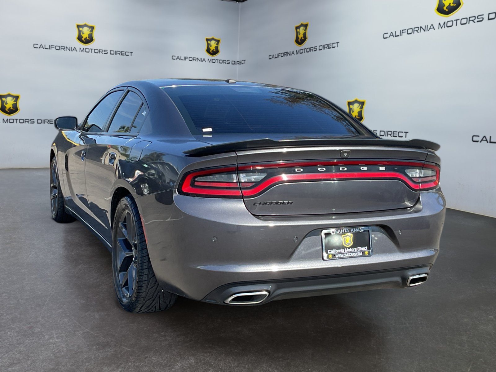 Used 2019 Dodge Charger SXT w/ Plus Group RWD image 7