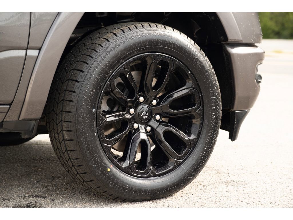 Used 2022 RAM 1500 Laramie w/ Sport Appearance Package image 9