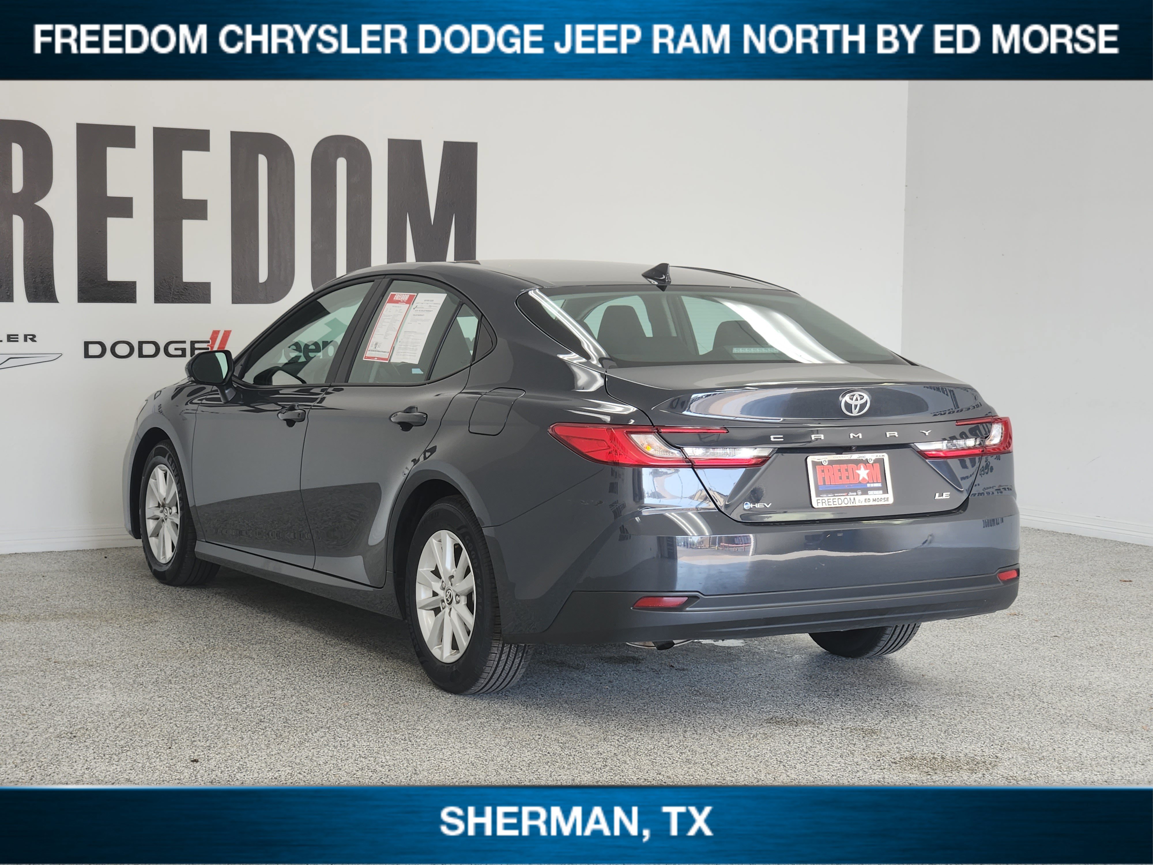 Used 2025 Toyota Camry LE FWD image 3
