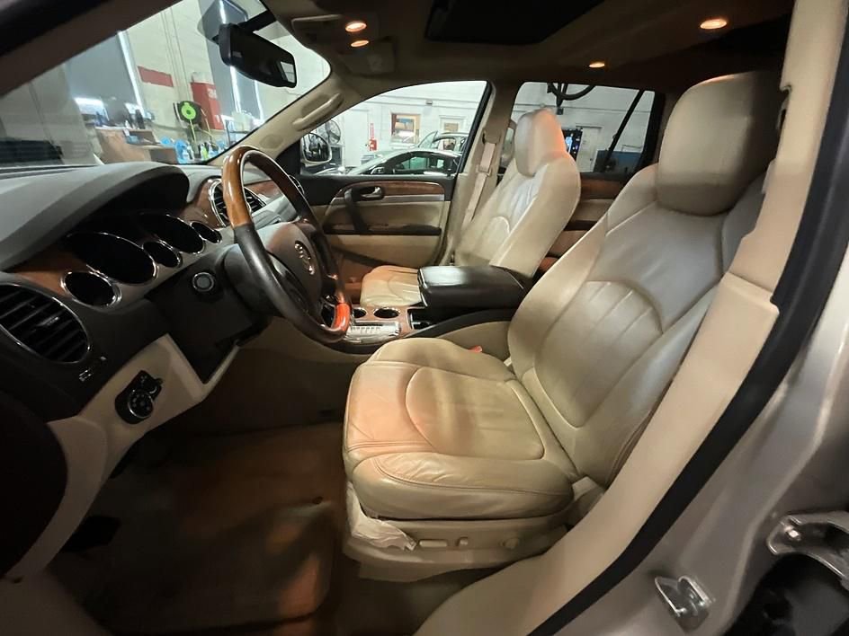Used 2012 Buick Enclave Leather FWD image 4