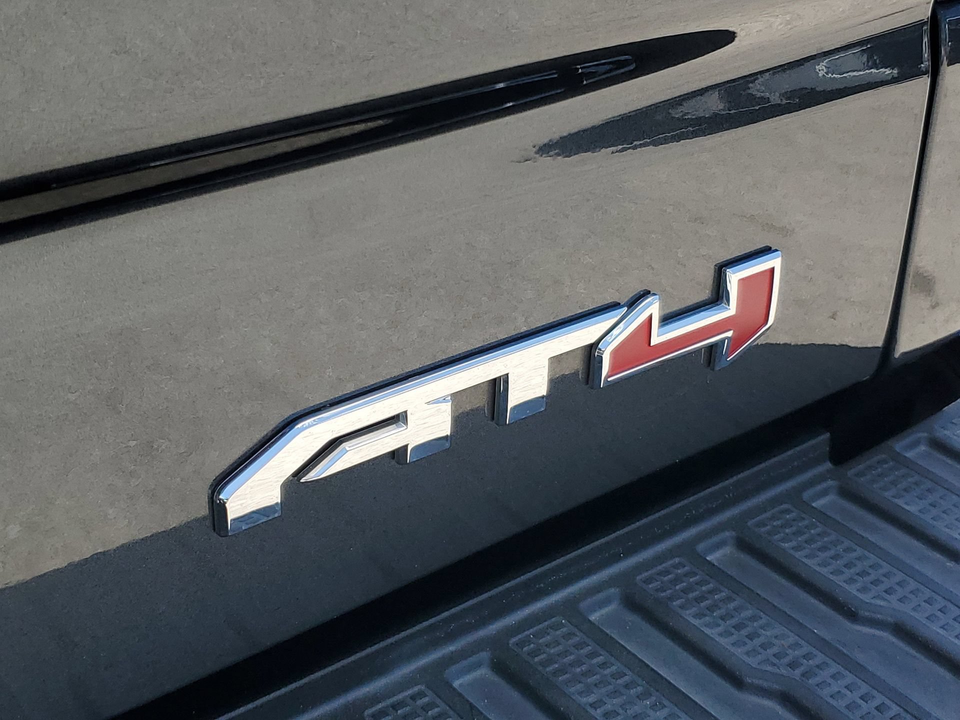 Used 2020 GMC Sierra 1500 AT4 w/ AT4 Premium Package AWD/4WD image 7