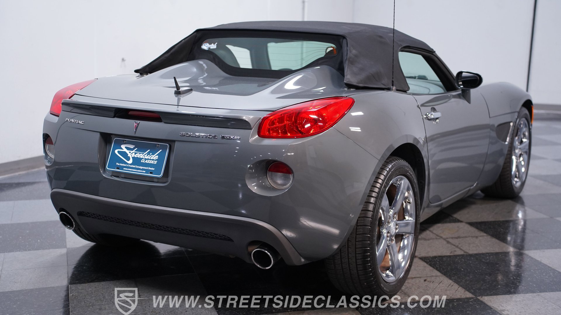 Used 2008 Pontiac Solstice GXP w/ Premium Package RWD image 11