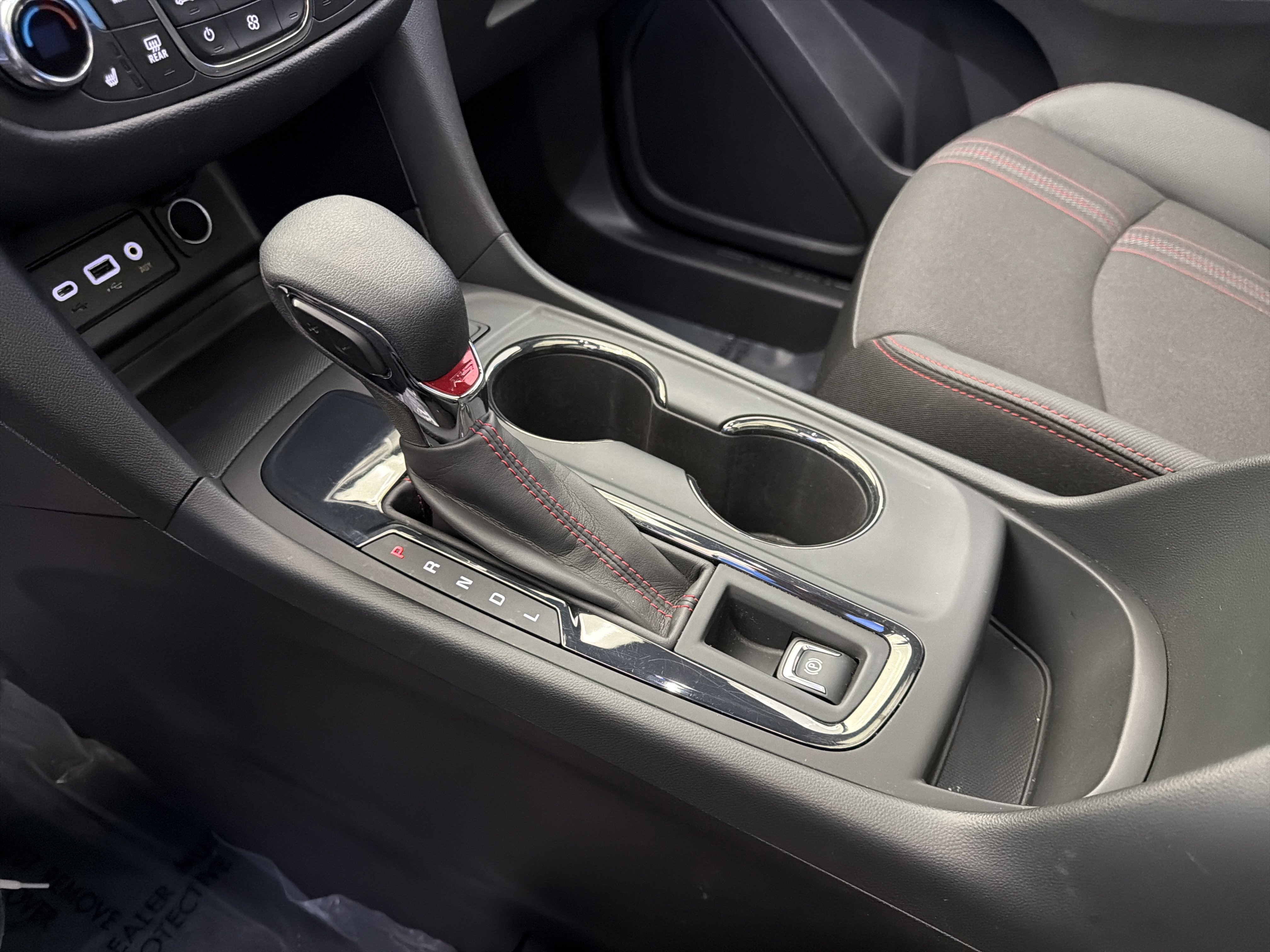 Used 2022 Chevrolet Equinox RS FWD image 23