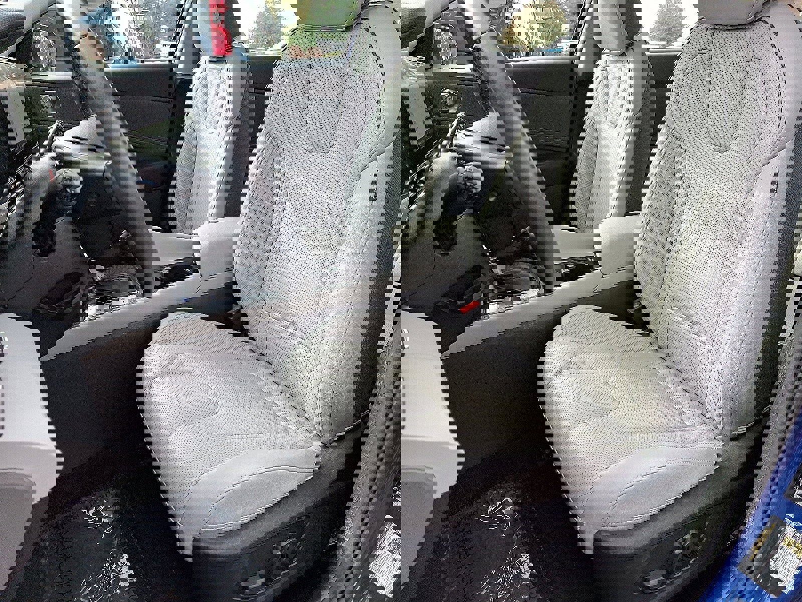 Used 2023 Hyundai Elantra Limited image 13