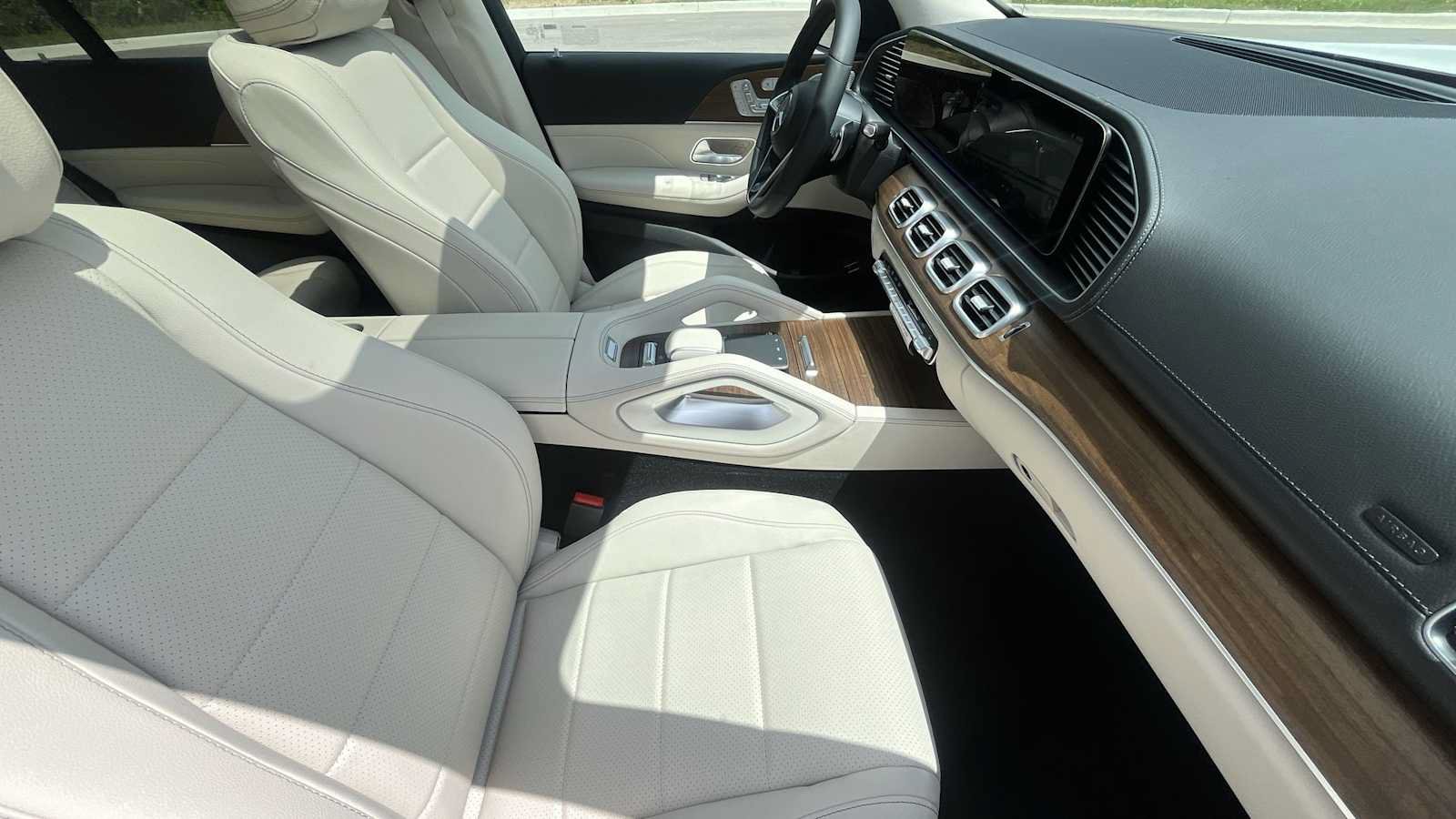 New 2026 Mercedes-Benz GLS 450 4MATIC image 11