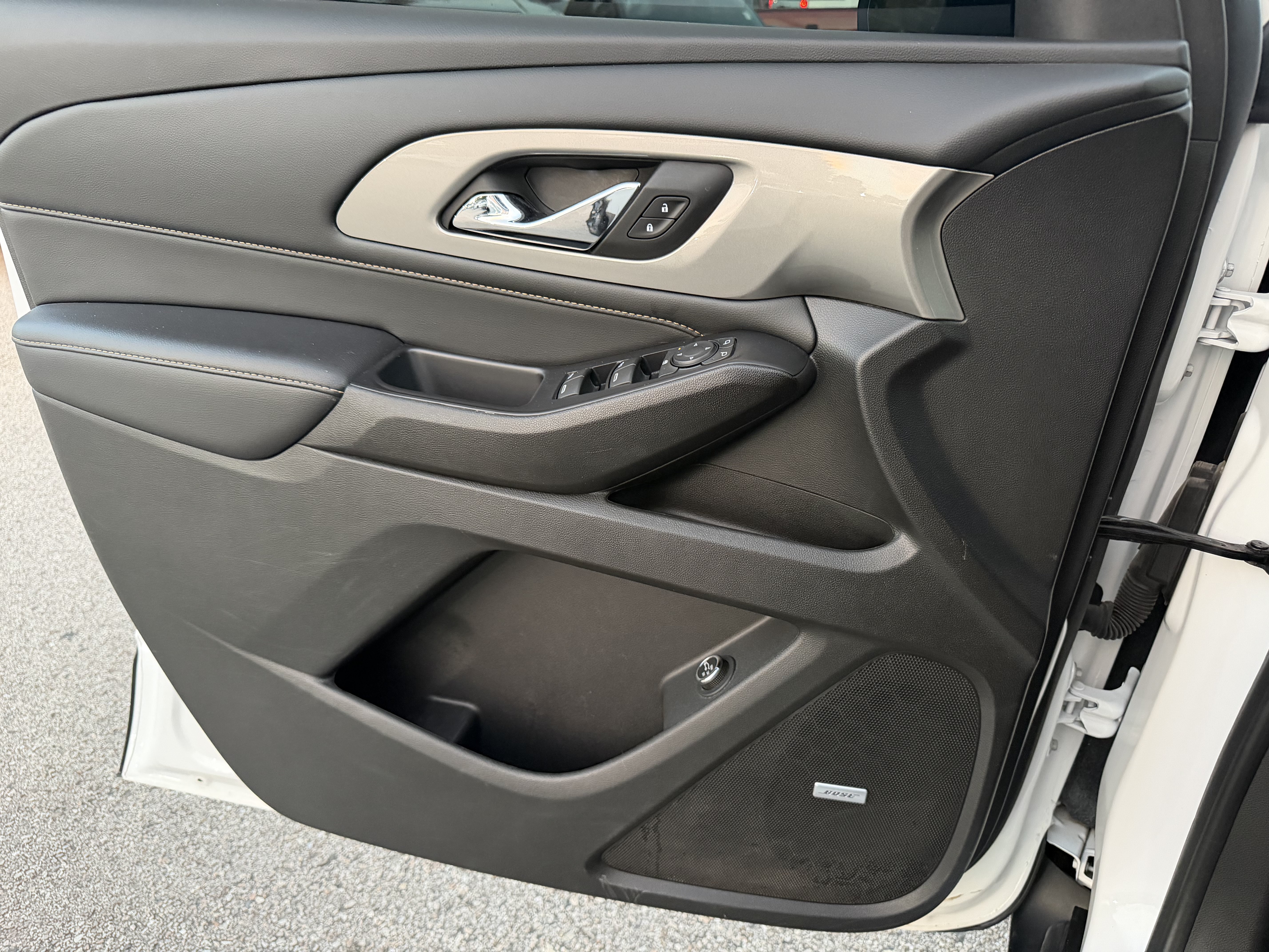 Used 2021 Chevrolet Traverse RS FWD image 30