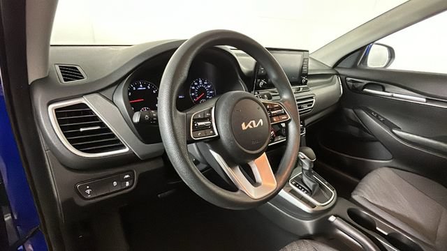Used 2023 Kia Seltos LX AWD/4WD image 13