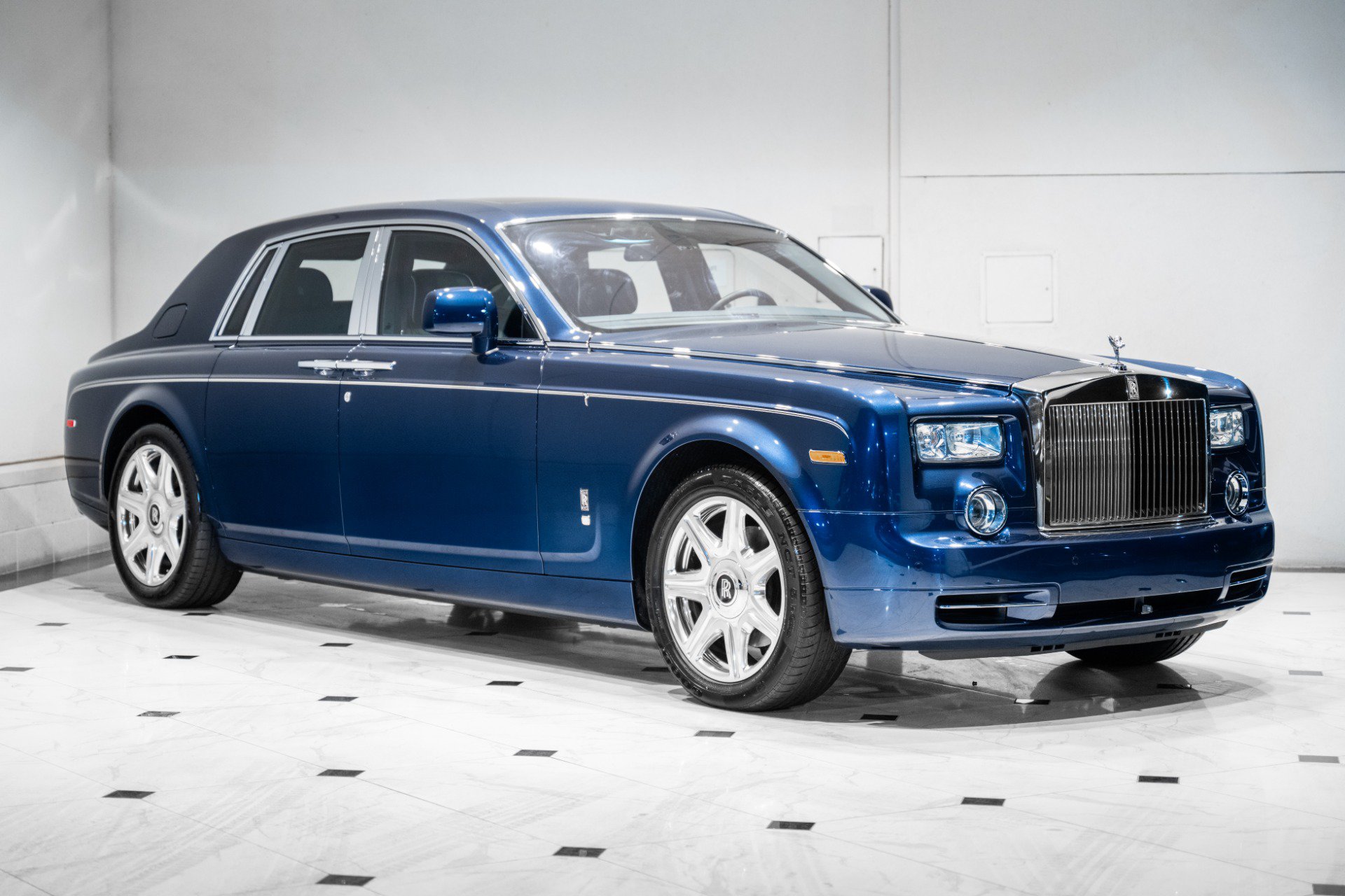 Used 2011 Rolls-Royce Phantom Sedan RWD image 3