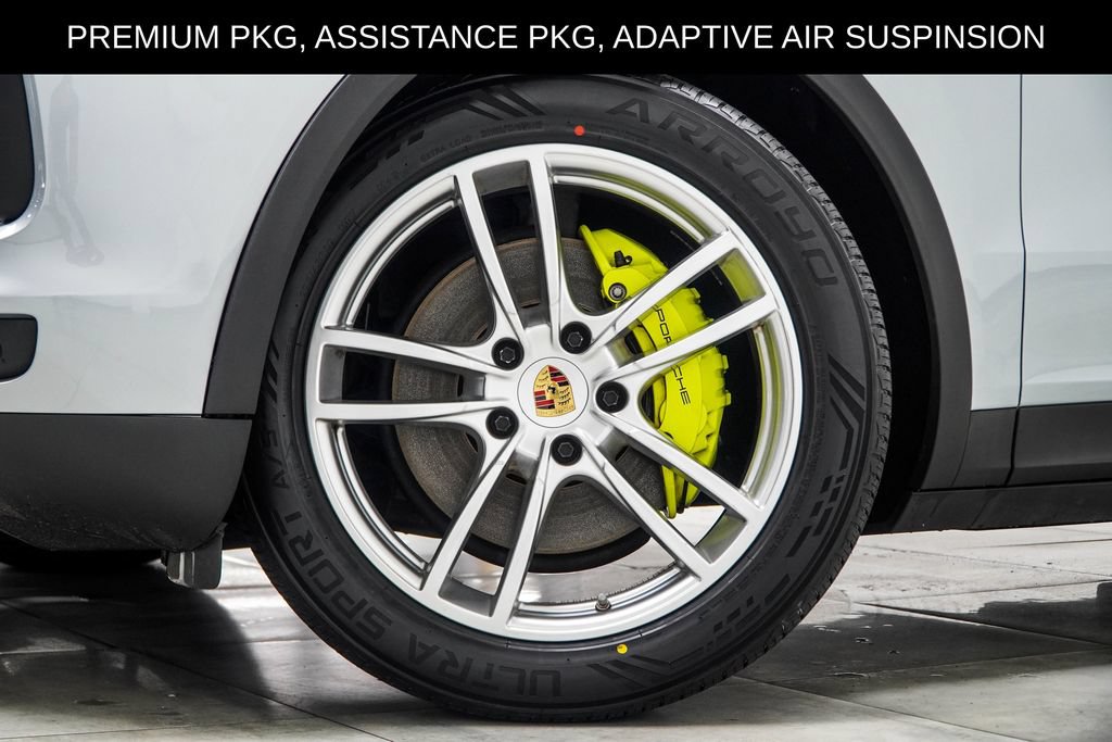 Used 2023 Porsche Cayenne w/ Premium Package AWD/4WD image 6
