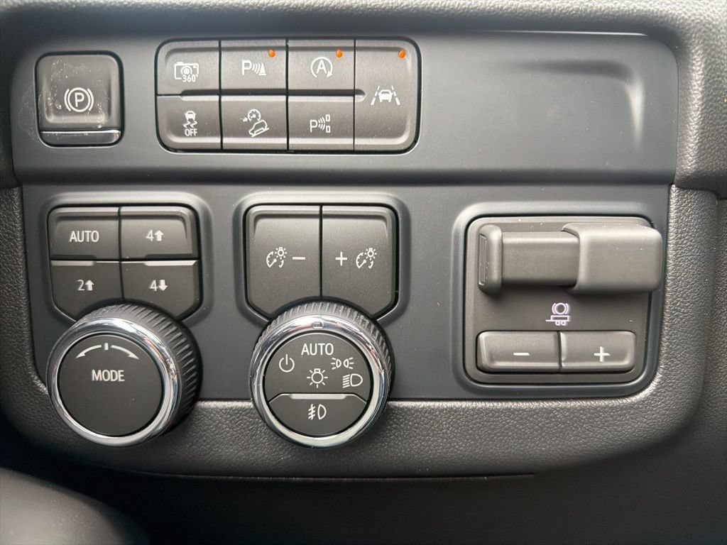 New 2026 Chevrolet Tahoe Premier w/ Sun And Tow Package AWD/4WD image 15