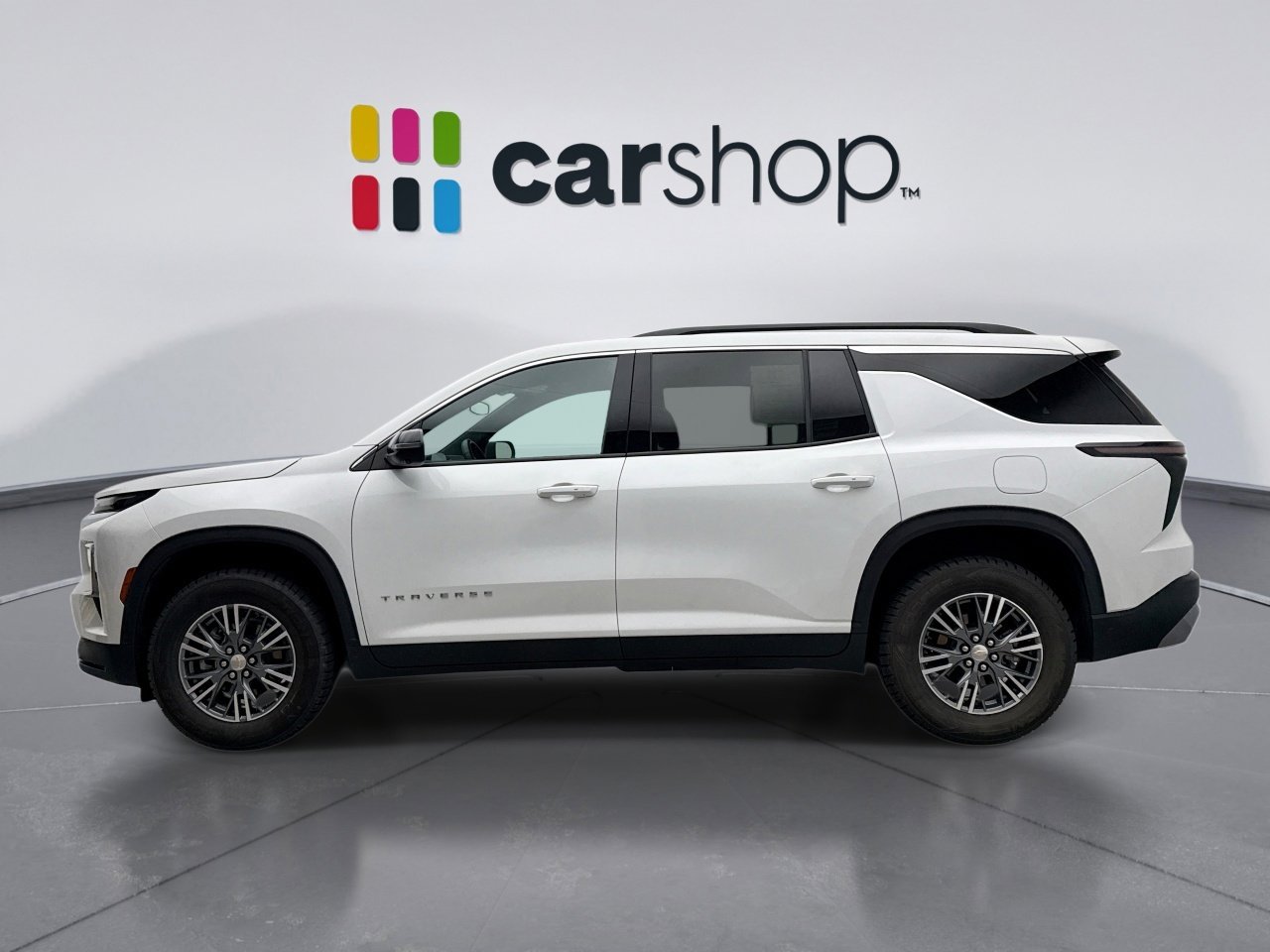 Used 2025 Chevrolet Traverse LT w/ Driver Confidence Package AWD/4WD image 2