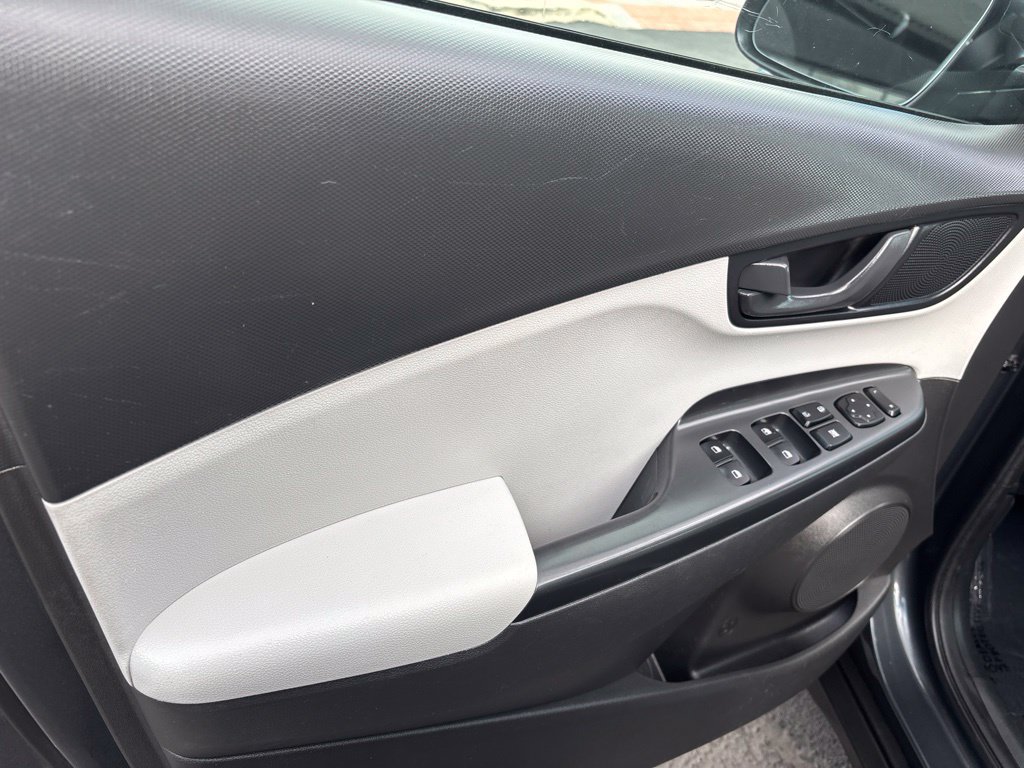 Used 2022 Hyundai Kona SEL FWD image 14
