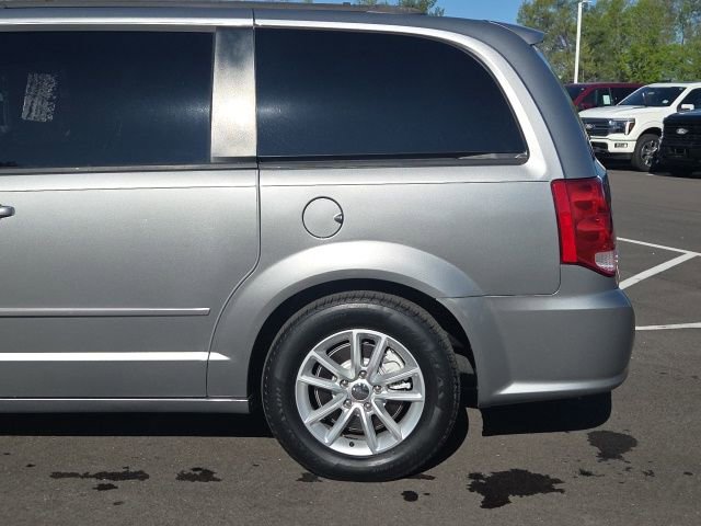 Used 2016 Dodge Grand Caravan SXT FWD image 15