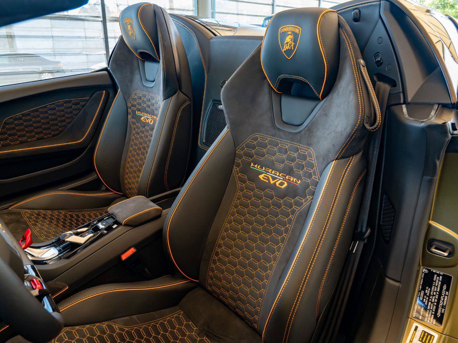 Used 2023 Lamborghini Huracan EVO RWD image 35