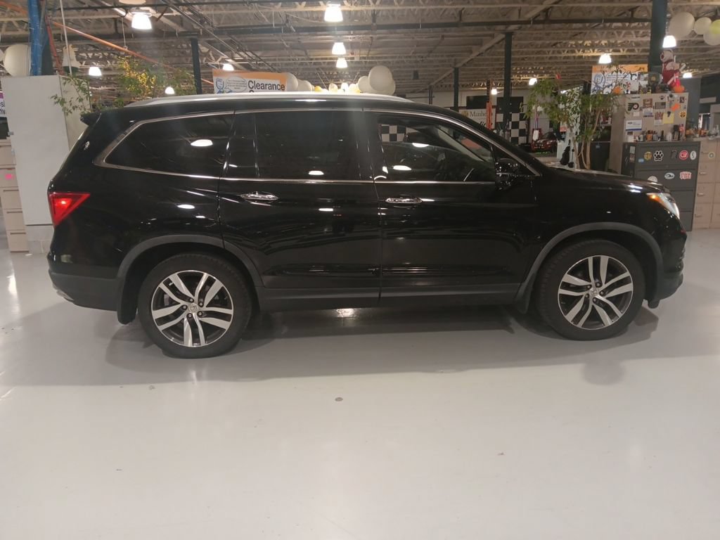 Used 2018 Honda Pilot Touring image 5