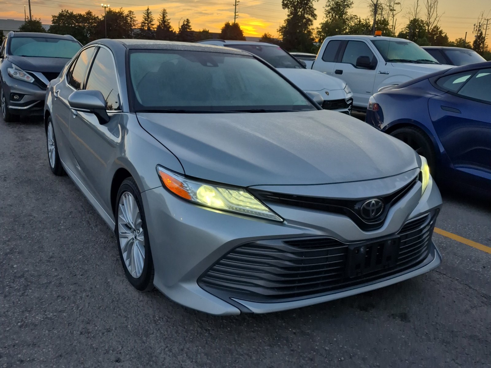 Used 2020 Toyota Camry XLE FWD image 4