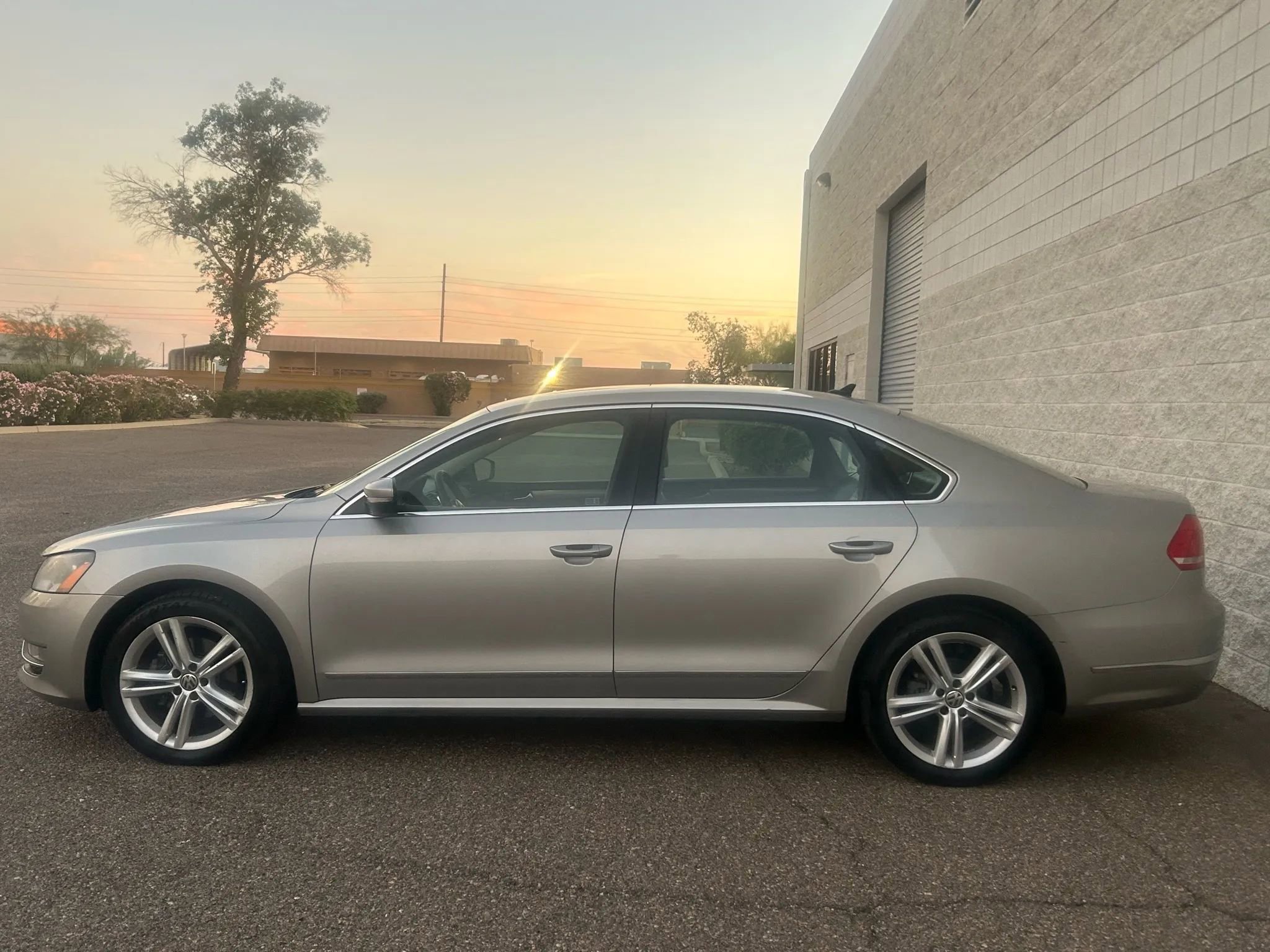 Used 2014 Volkswagen Passat TDI SE FWD image 5