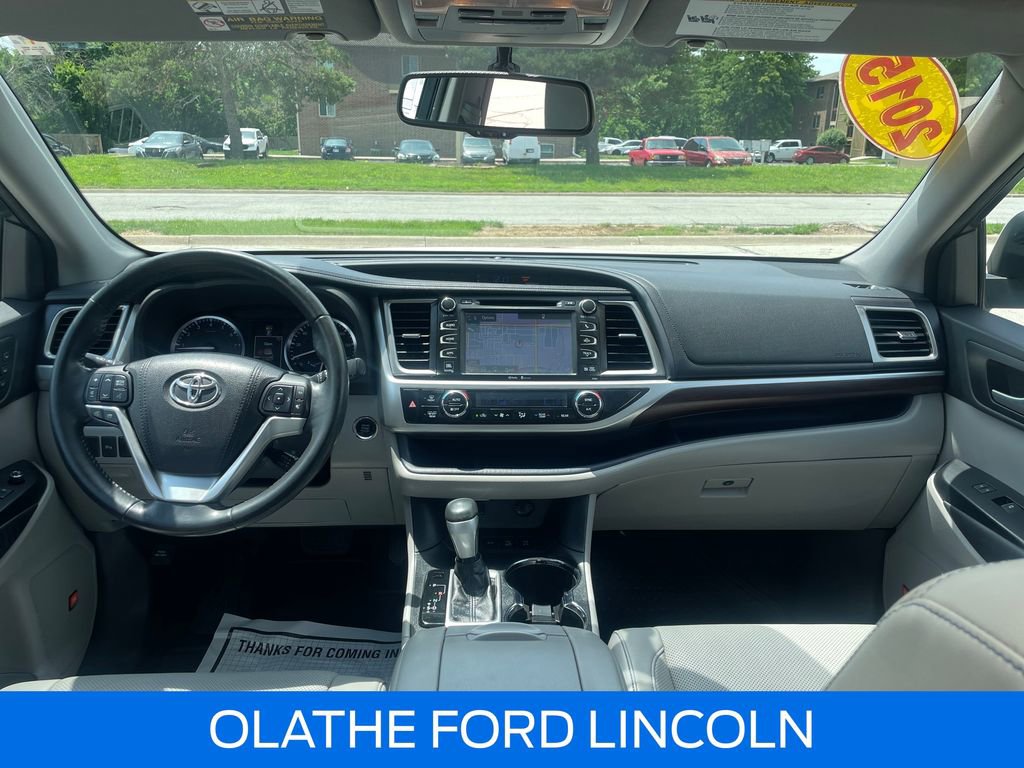 Used 2015 Toyota Highlander Limited AWD/4WD image 27