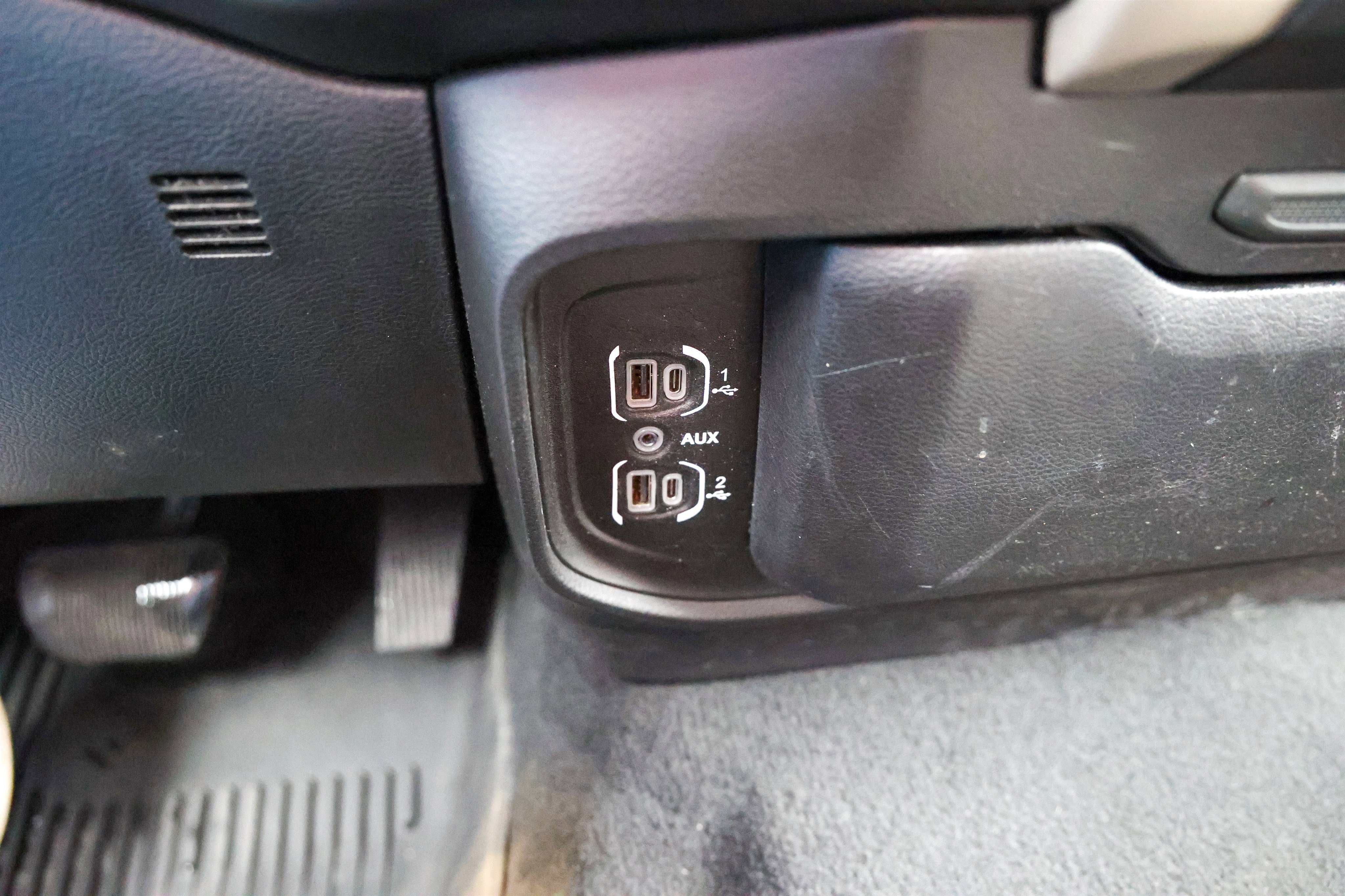 Used 2019 RAM 1500 Laramie AWD/4WD image 29