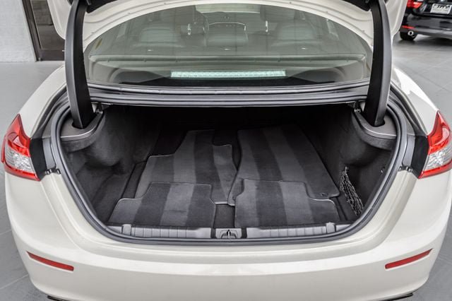 Used 2016 Maserati Ghibli RWD image 11