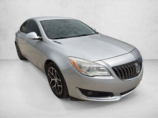 Used 2016 Buick Regal Sport Touring FWD image 7
