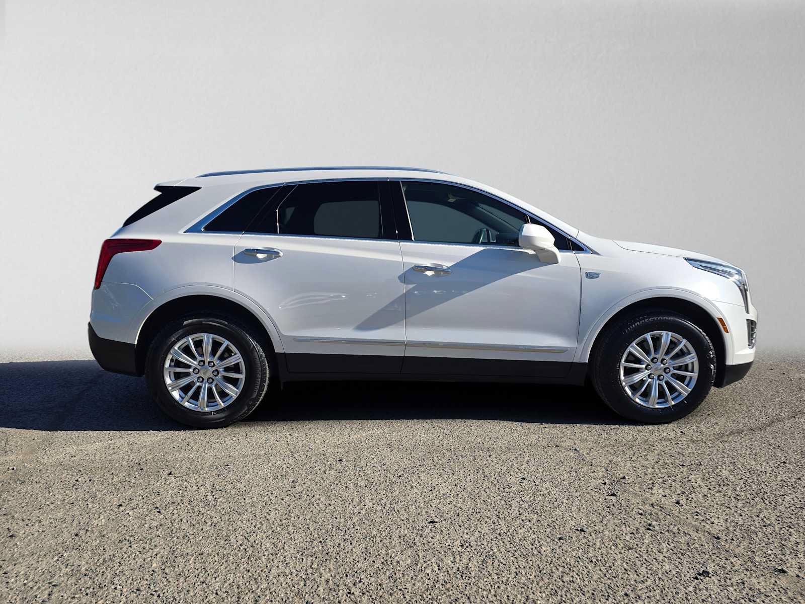 Used 2018 Cadillac XT5 FWD image 2
