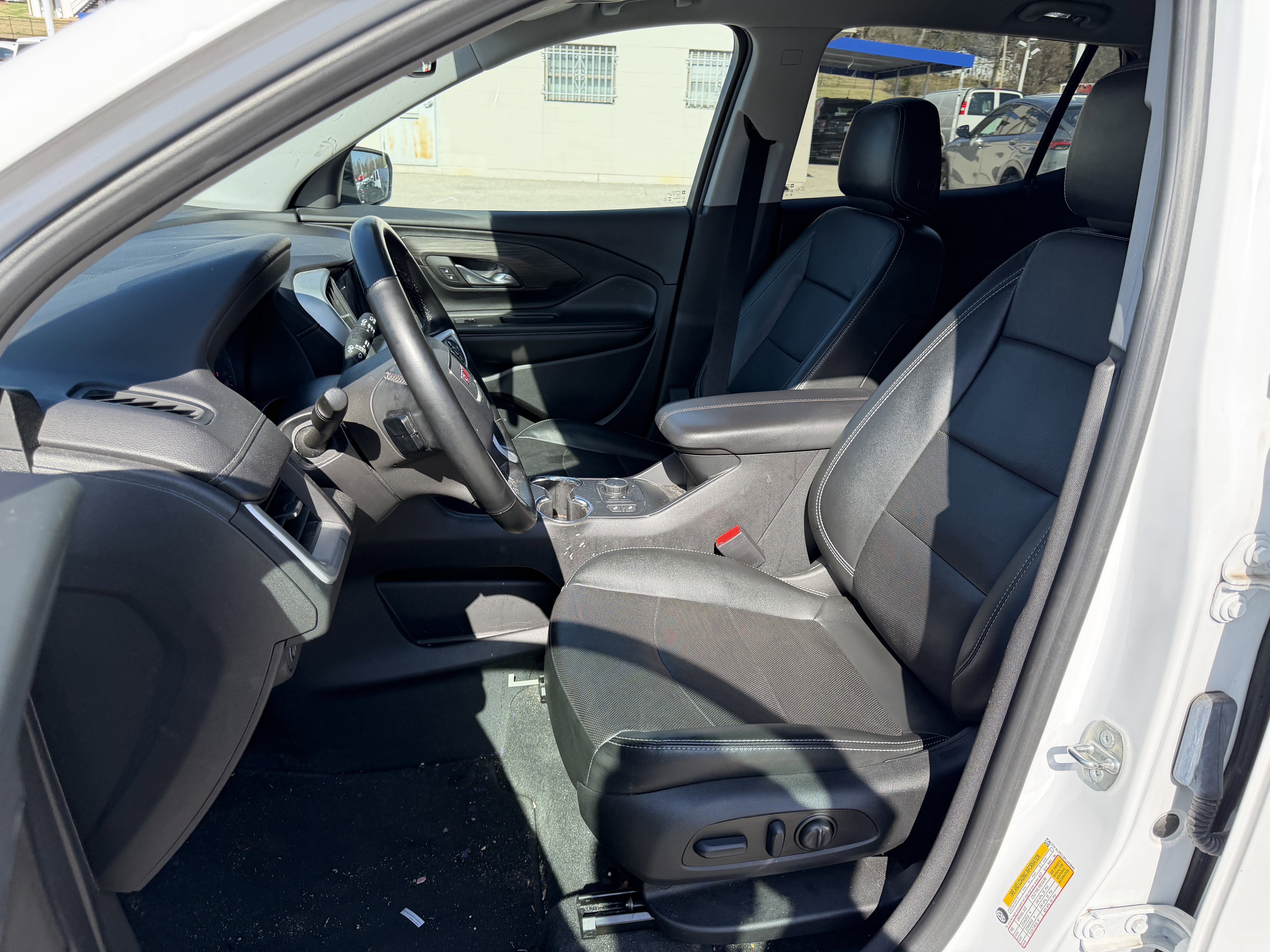 Used 2023 GMC Terrain SLT image 13