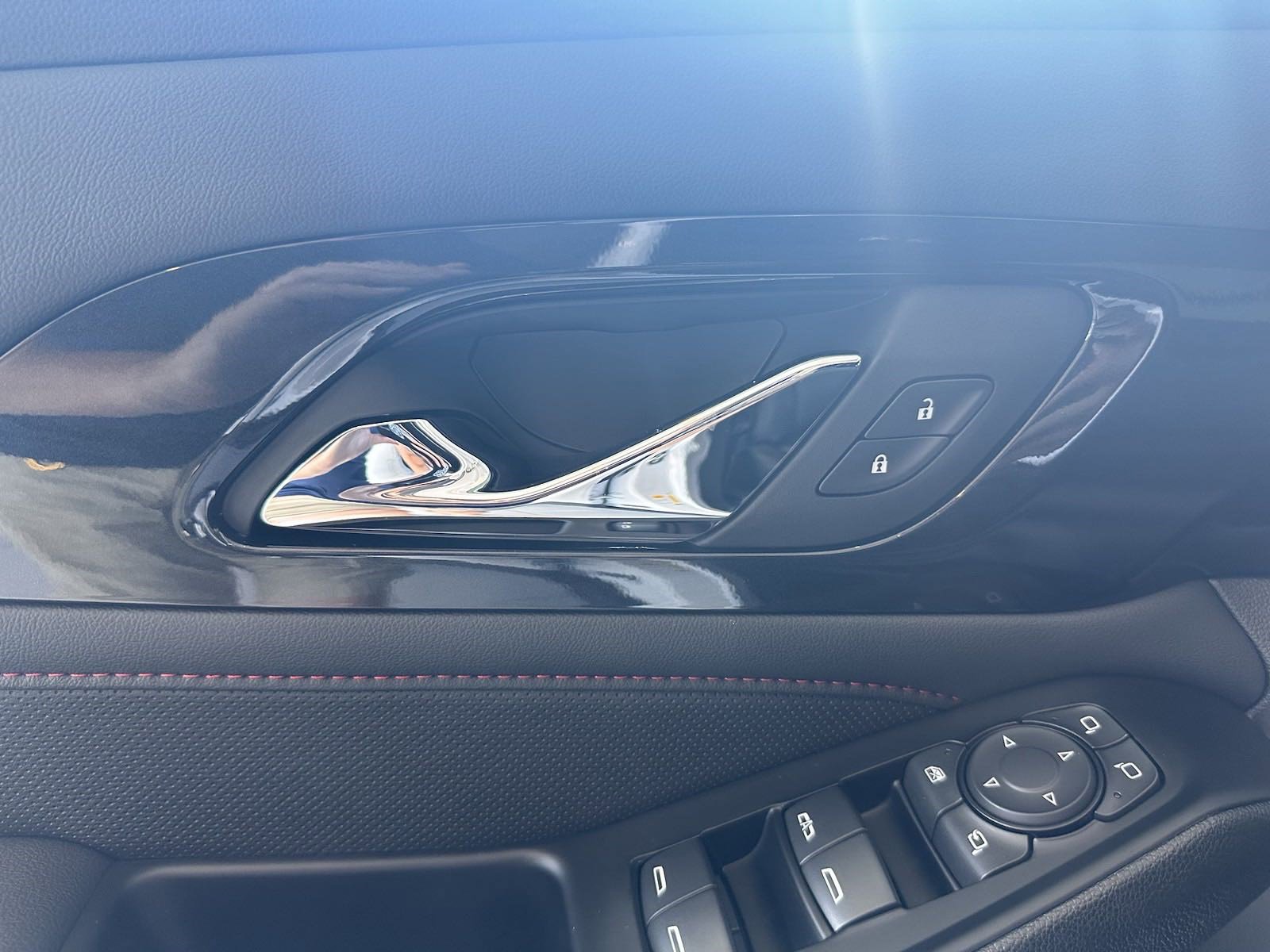 New 2023 Chevrolet Traverse RS w/ LPO, Floor Liner Package image 12