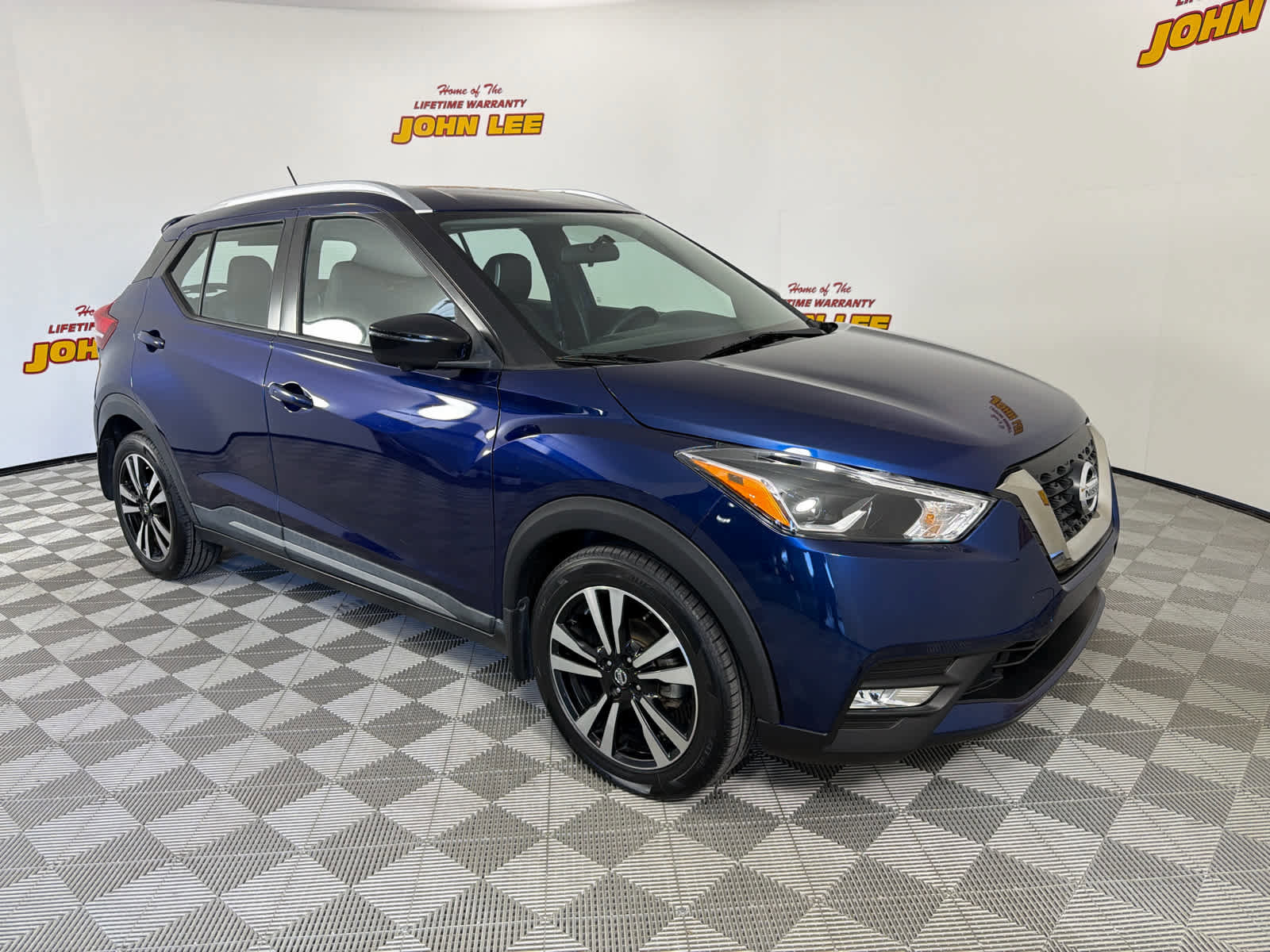 Used 2019 Nissan Kicks SR w/ SR Premium Package FWD image 7
