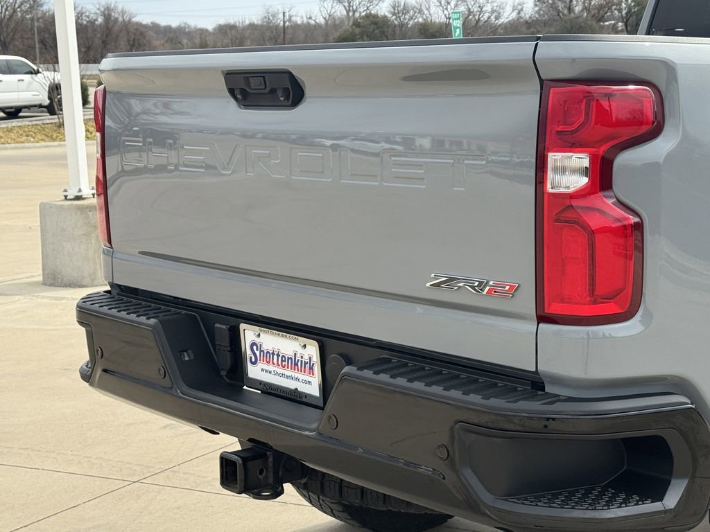 Used 2024 Chevrolet Silverado 2500 ZR2 w/ Technology Package image 6