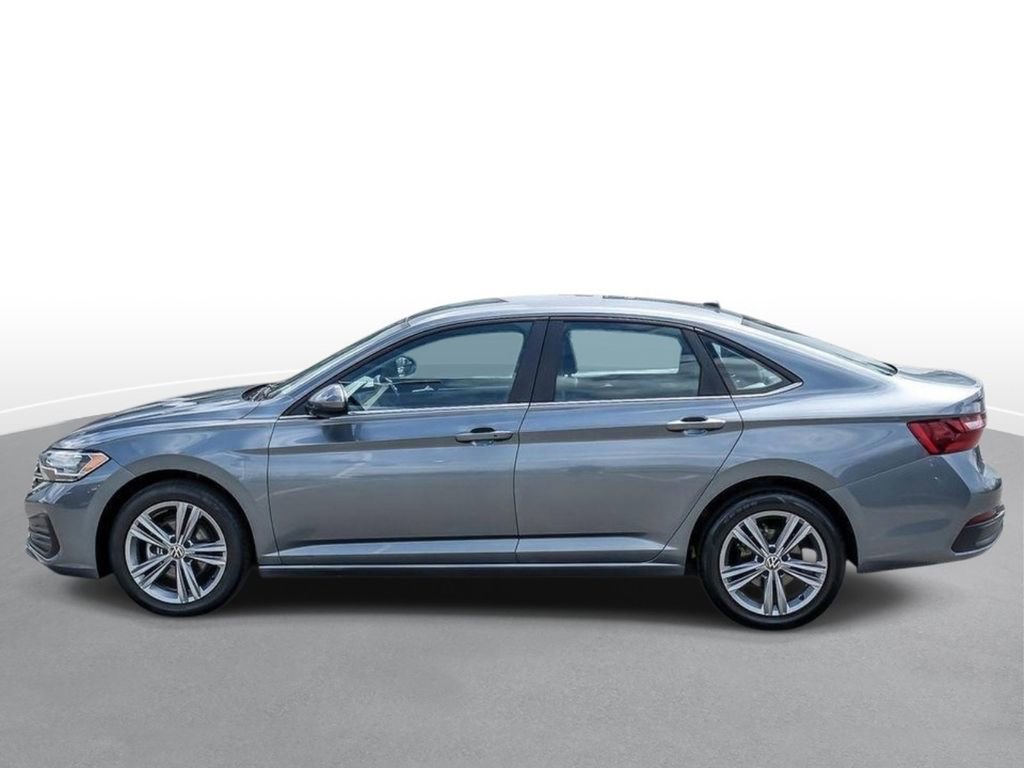 Used 2024 Volkswagen Jetta SE FWD image 5